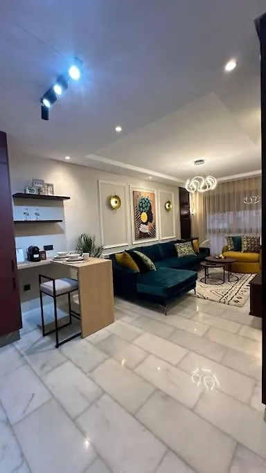 Stylish Appartement Lumineux Et Luxueux Au Coeur De Maarif Quartier Palmier Pres De Station Tramway & Bd Abdelmoumen 卡萨布兰卡