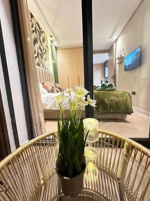 Stylish Appartement Lumineux Et Luxueux Au Coeur De Maarif Quartier Palmier Pres De Station Tramway & Bd Abdelmoumen 卡萨布兰卡 0*,  摩洛哥