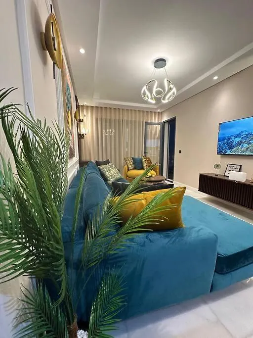 Stylish Appartement Lumineux Et Luxueux Au Coeur De Maarif Quartier Palmier Pres De Station Tramway & Bd Abdelmoumen 卡萨布兰卡 0*,  摩洛哥